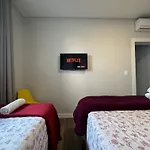 NUS001 - APTO NOVO, 2 Quartos, Super Completo, Churrasqueira à Carvão, Garagem e Internet Rápida