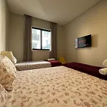 NUS001 - APTO NOVO, 2 Quartos, Super Completo, Churrasqueira à Carvão, Garagem e Internet Rápida